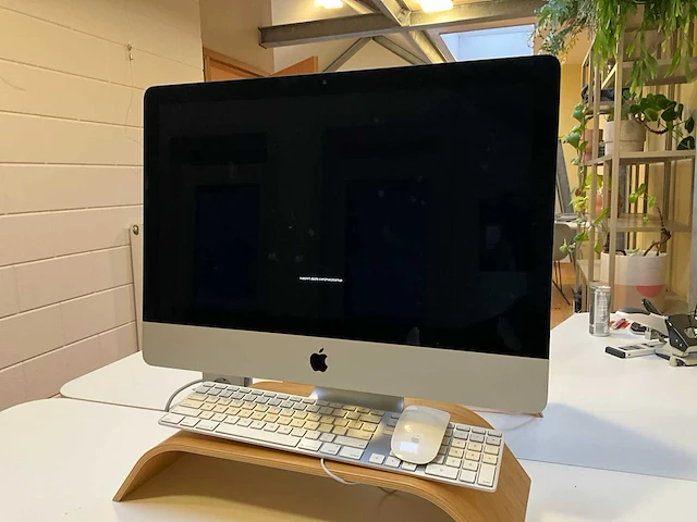 2015 apple imac 21,5-inch, retina 4k desktop - afbeelding 1 van  5