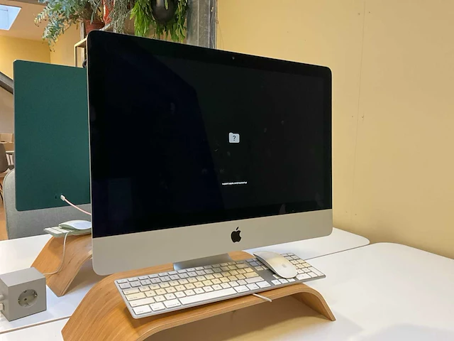 2015 apple imac 21,5-inch, retina 4k desktop - afbeelding 2 van  5