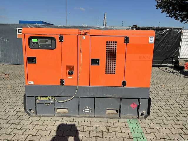 2015 atlas copco qas 60 geluidgedempt dieselaggregaat 60 kva - afbeelding 5 van  12