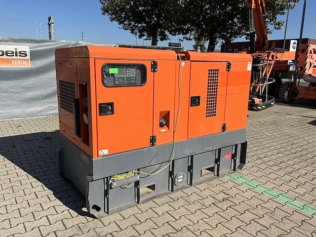 2015 atlas copco qas 60 geluidgedempt dieselaggregaat 60 kva - afbeelding 6 van  12