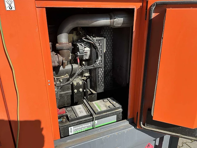 2015 atlas copco qas 60 geluidgedempt dieselaggregaat 60 kva - afbeelding 11 van  12