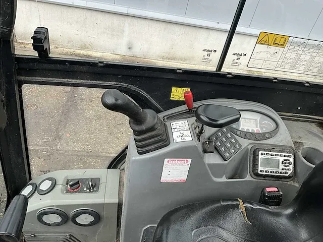 2015 bobcat e17 minigraafmachine - afbeelding 27 van  39