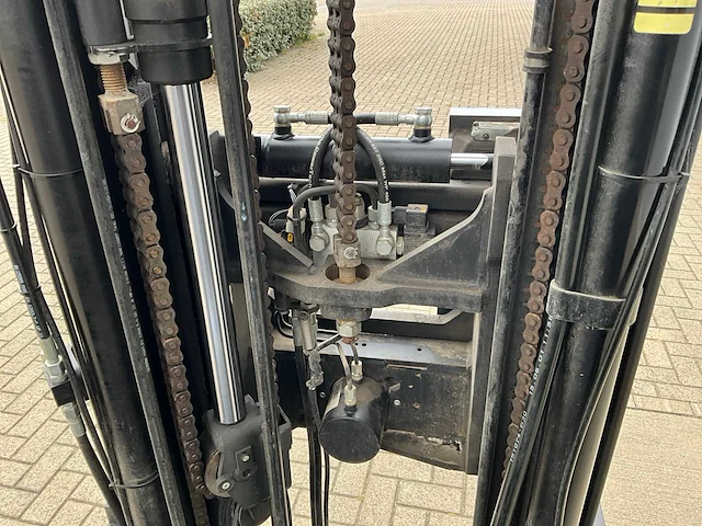 2015 bt rre140m reach truck - afbeelding 11 van  13