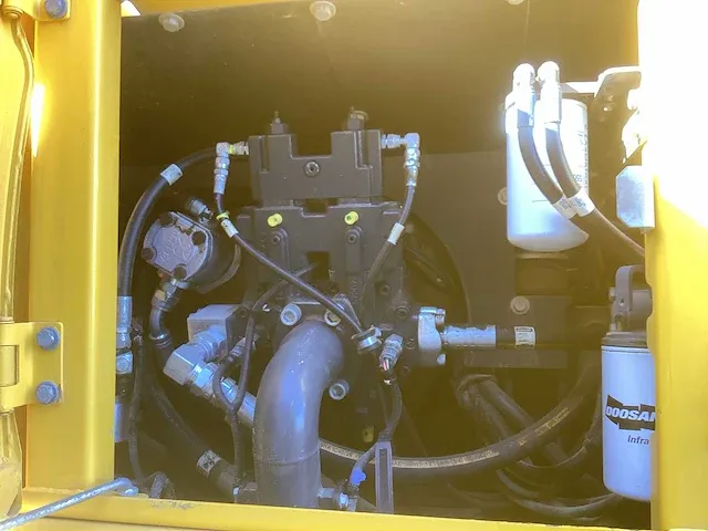 2015 doosan dx170w-5 banden graafmachine - afbeelding 13 van  42