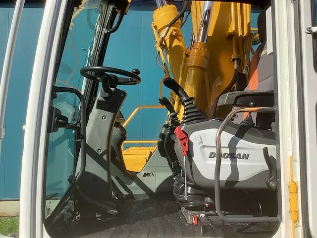 2015 doosan dx170w-5 banden graafmachine - afbeelding 15 van  42