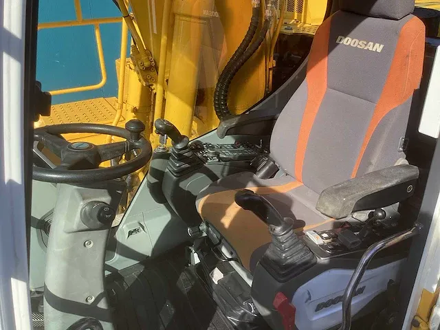 2015 doosan dx170w-5 banden graafmachine - afbeelding 16 van  42