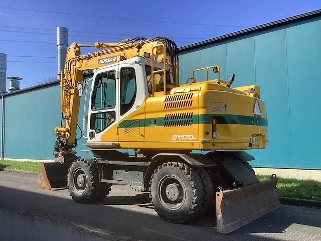 2015 doosan dx170w-5 banden graafmachine - afbeelding 12 van  42