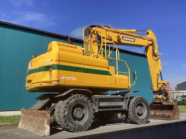 2015 doosan dx170w-5 banden graafmachine - afbeelding 34 van  42