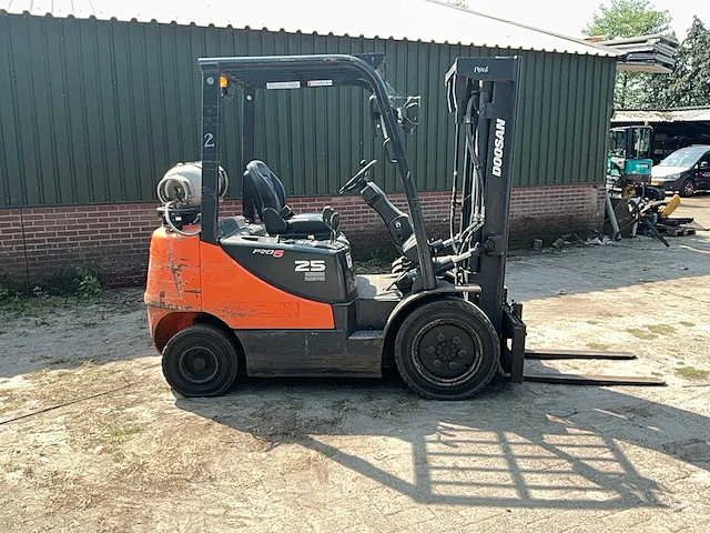 2015 doosan lp / g25e-5 vorkheftruck - afbeelding 33 van  38