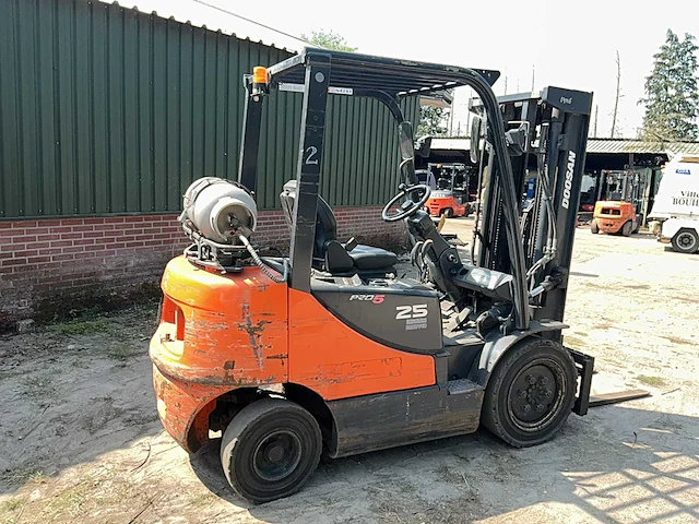 2015 doosan lp / g25e-5 vorkheftruck - afbeelding 34 van  38