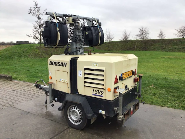 2015 doosan lsv9 mobiele lichtmast - afbeelding 3 van  6