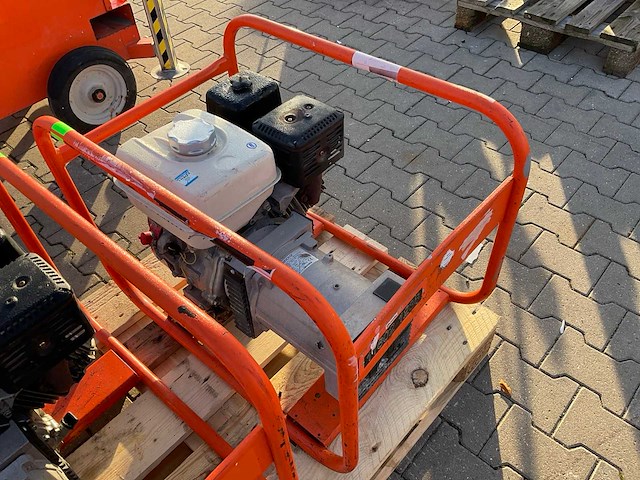 2015 europower ep4100 stroom aggregaat - afbeelding 4 van  8