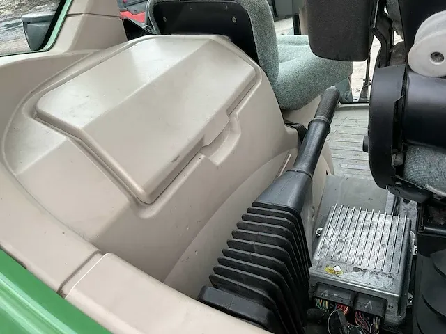 2015 fendt 310 power (gps) vierwielaangedreven landbouwtractor - afbeelding 18 van  43