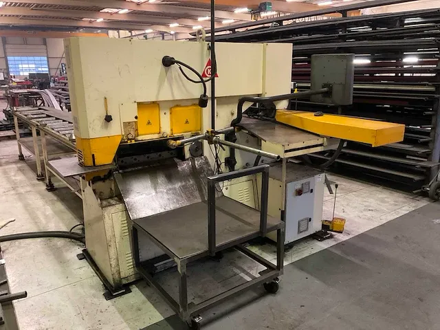 2015 geka hydracrop 110 sd cnc pons- en knipmachine - afbeelding 18 van  24