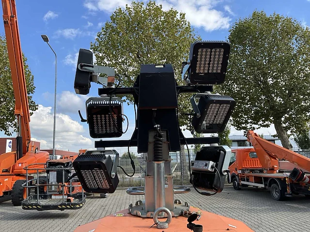 2015 generac mobile products vb9 led lichtmast aggregaat aanhangwagen - afbeelding 20 van  21