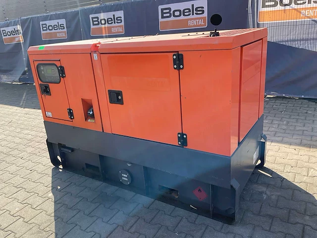 2015 grupos electrogenos europa / atlas copco qas 40 st3 aggregaat - afbeelding 1 van  15