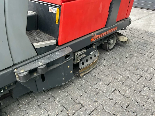 2015 hako scrubmaster b310 r cl zelfrijdende veegmachine - afbeelding 2 van  22