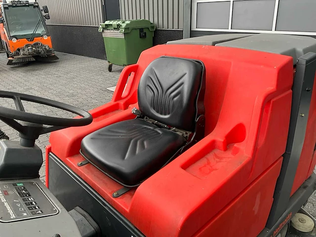 2015 hako scrubmaster b310 r cl zelfrijdende veegmachine - afbeelding 3 van  22