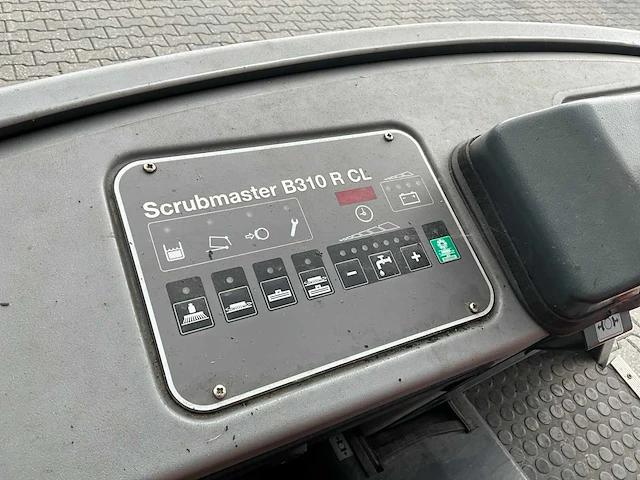 2015 hako scrubmaster b310 r cl zelfrijdende veegmachine - afbeelding 5 van  22
