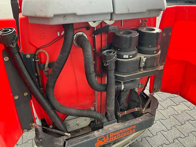 2015 hako scrubmaster b310 r cl zelfrijdende veegmachine - afbeelding 8 van  22