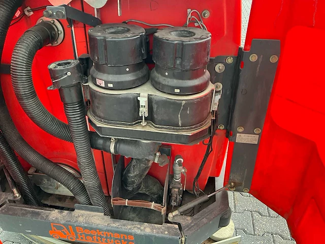 2015 hako scrubmaster b310 r cl zelfrijdende veegmachine - afbeelding 9 van  22