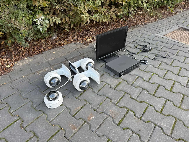 2015 hikvision beveiligingscamera (4x) - afbeelding 1 van  13