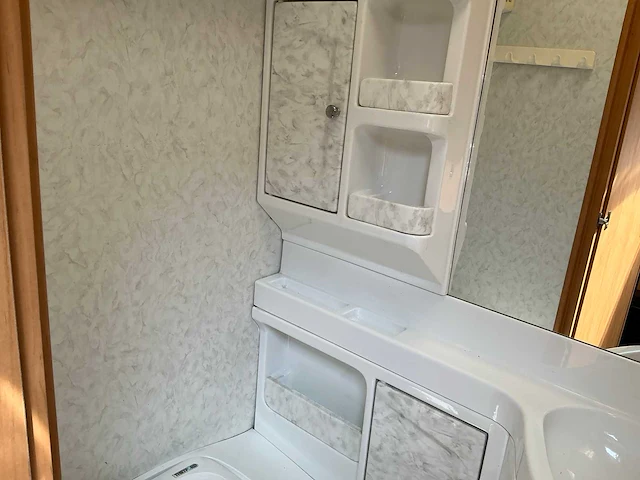 2015 hobby excellent easy caravan met voortent - afbeelding 18 van  58