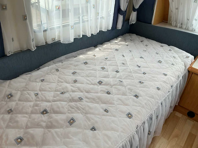 2015 hobby excellent easy caravan met voortent - afbeelding 29 van  58