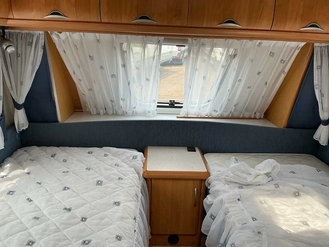 2015 hobby excellent easy caravan met voortent - afbeelding 31 van  58