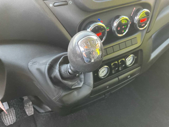 2015 iveco daily 35-15 bedrijfswagen - afbeelding 8 van  21