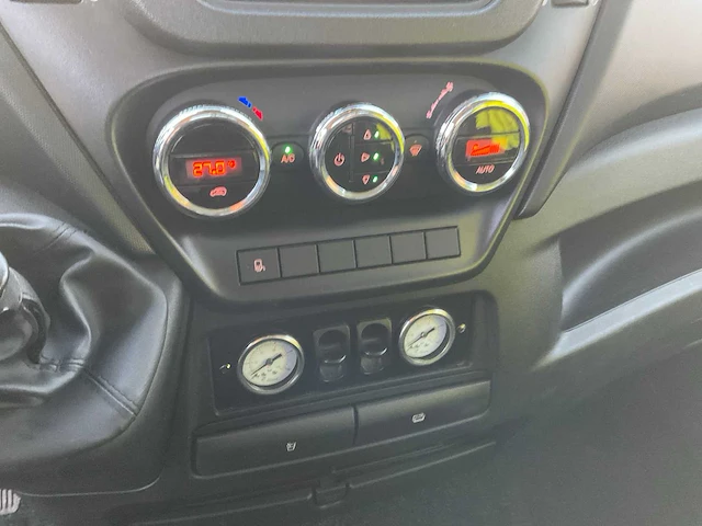 2015 iveco daily 35-15 bedrijfswagen - afbeelding 10 van  21
