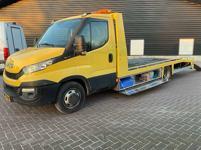 2015 iveco daily 35-15 bedrijfswagen - afbeelding 1 van  21