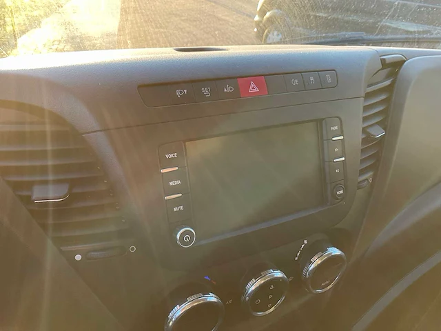 2015 iveco daily 40-170 bedrijfswagen - afbeelding 5 van  19