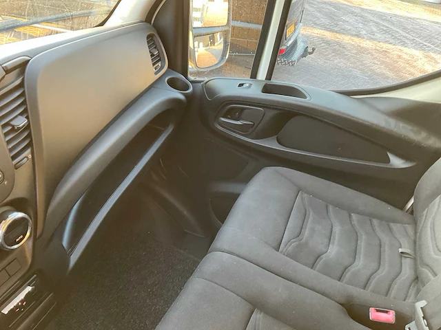 2015 iveco daily 40-170 bedrijfswagen - afbeelding 8 van  19