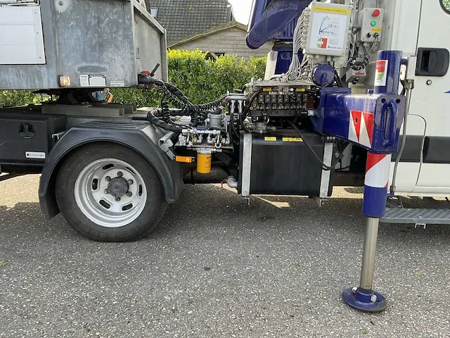 2015 iveco daily 40c18 300 be-trekker met laadkraan en oplegger - afbeelding 11 van  72