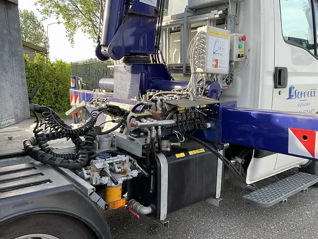 2015 iveco daily 40c18 300 be-trekker met laadkraan en oplegger - afbeelding 18 van  72