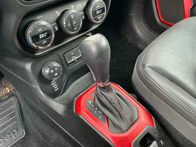 2015 jeep renegade 4x4 trail hawk personenauto - afbeelding 10 van  36