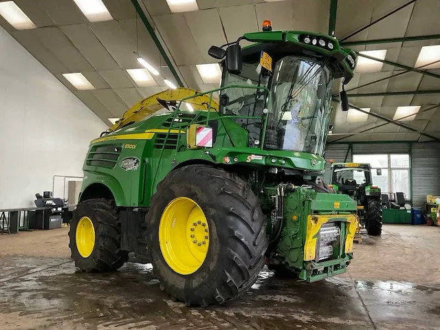2015 john deere - 8500i - hakselaar met korrelkneuzer - afbeelding 16 van  21