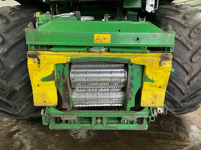 2015 john deere - 8500i - hakselaar met korrelkneuzer - afbeelding 18 van  21