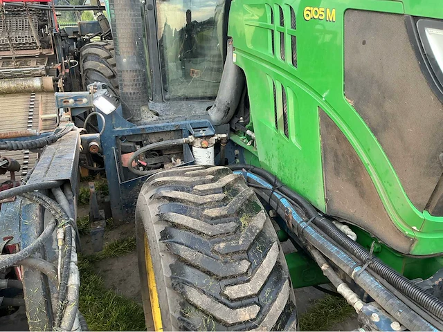 2015 john deere 6105 m met brouwer robomax graszodensteker - afbeelding 2 van  57