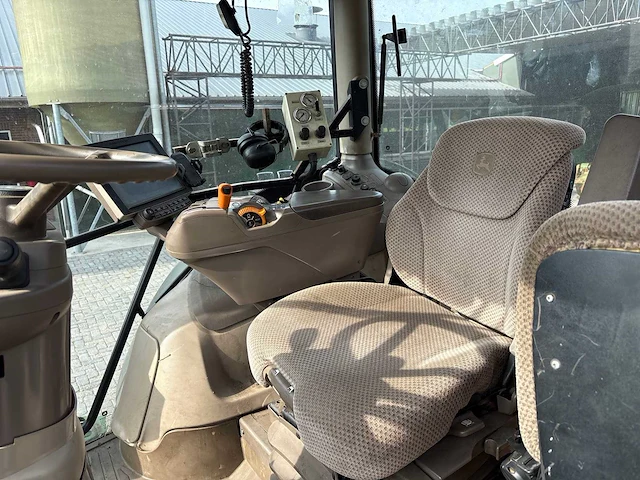 2015 john deere 6215r vierwielaangedreven landbouwtractor - afbeelding 43 van  57
