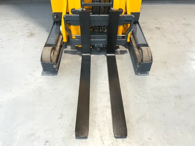 2015 jungheinrich etv318 reach truck - afbeelding 2 van  13