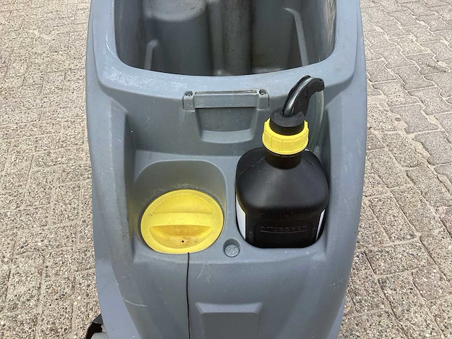 2015 kärcher professional b 60 w vloerreiniger - afbeelding 15 van  16