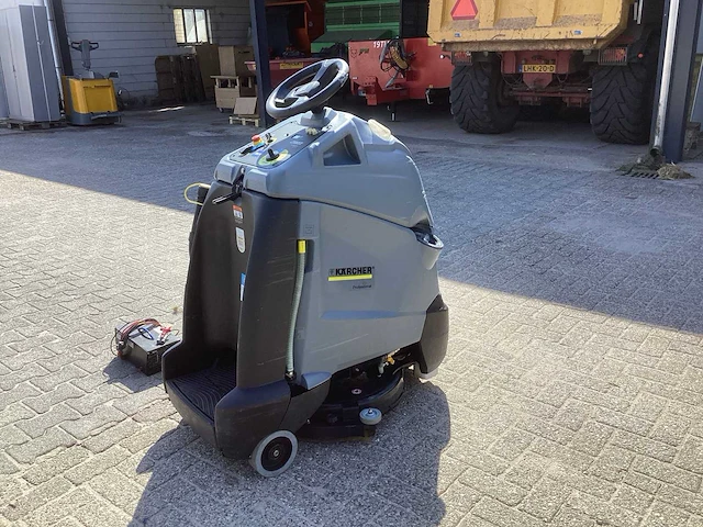 2015 kärcher professional bd 50/40 rs vloerreiniger - afbeelding 12 van  18