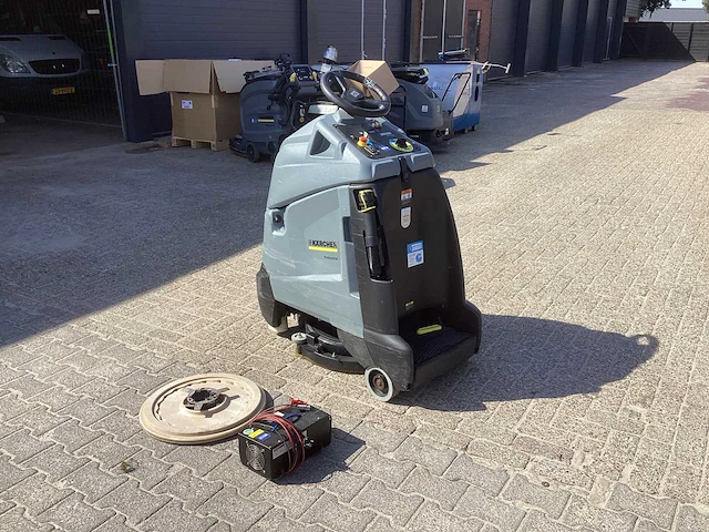 2015 kärcher professional bd 50/40 rs vloerreiniger - afbeelding 13 van  18