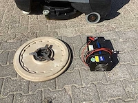 2015 kärcher professional bd 50/40 rs vloerreiniger - afbeelding 14 van  18