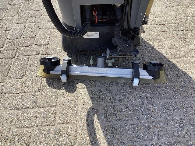 2015 kärcher professional br 40/25 vloerreiniger - afbeelding 8 van  9