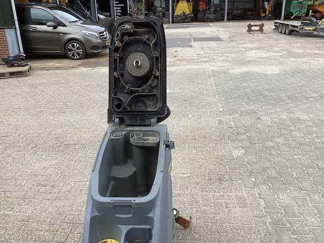 2015 kärcher professional d40 w vloerreiniger - afbeelding 9 van  9