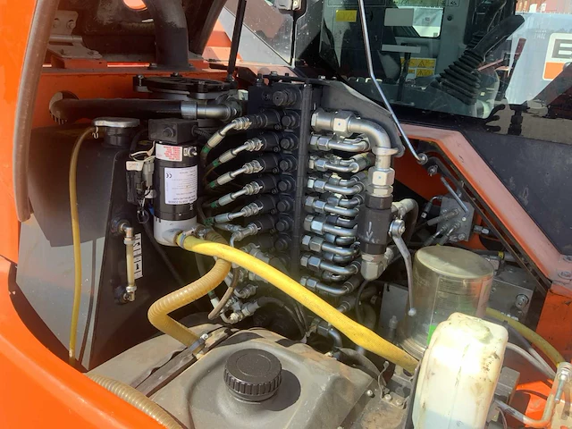 2015 komatsu pc80mr-3 midi rupsgraafmachine met sorteergrijper - afbeelding 24 van  37