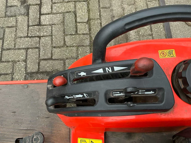 2015 kubota bx2350 smalspoor- en compacttractor - afbeelding 6 van  19